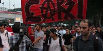 Çarşı’ya ‘terör’ davası açan savcı, ‘dolandırıcılık’ suçlamasıyla açığa alındı