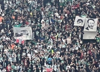 Irkçı provokasyon spora sıçradı: Bursaspor taraftarları, Amedspor’a JİTEM posterleri açtı