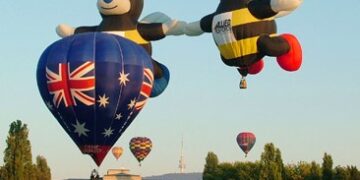Canberra’da, sıcak hava balonu festivali renkli görüntülere sahne oldu