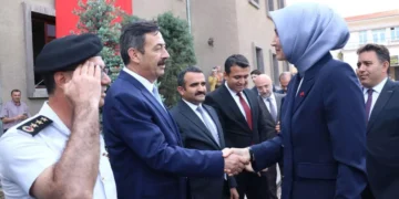 Bir çift maaş skandalı daha: AKP’nin ilk başörtülü valisi de maaş zengini