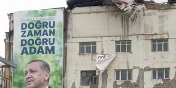 Hatay’da depremzedeler yürüdü: Unutmak yok, affetmek yok, helalleşmek yok!