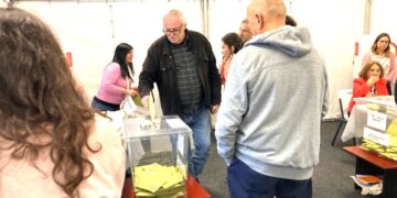 Avustralya’da seçime katılım çağrısı: Bu sabah ilk gün oy kullanan vatandaşlar, uzun kuyruklar oluşturdu