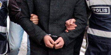 Diyarbakır’da seçim ayarlı baskınlar: Gazeteci, avukat, STK çalışanı