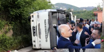 Trabzon’da beş kişinin öldüğü kaza: İmza toplanmasına rağmen AKP’li Belediye aracı değiştirilmemiş