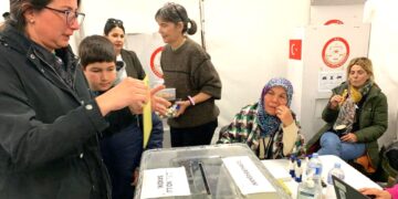 Cumhurbaşkanlık 2.tur oy verme işlemine büyük ilgi: Sydney ve Melbourne’de uzun kuyruklar oluştu