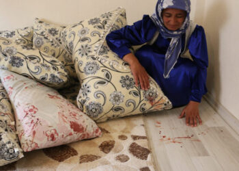 Hakkari’de ev baskınlarında işkence yapan maskeli polisler: Oğlunu öldürmeye geldik