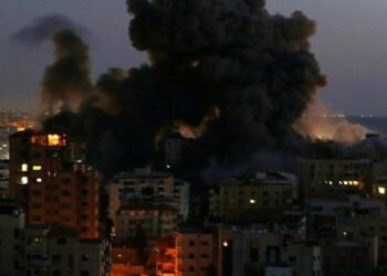 İsrail ordusu Gazze’yi bombaladı: 12 ölü, 20 yaralı