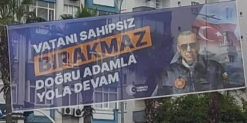 Türk bayraklı Erdoğan pankartları hakkında toplatılma kararı