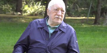 Üstad Bediüzzaman’ın dönemine işaret eden Hocaefendi: Dağılmamak esasen, konsantre olmak lazım