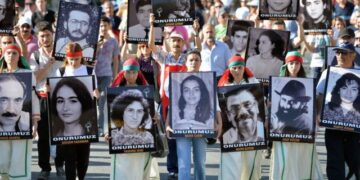 Sivas Katliamı’nda hayatını kaybedenler, Madımak Oteli önünde anıldı