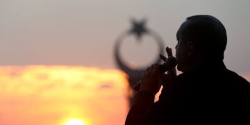 AKP rejiminin  kalemşörleri ‘nefret’ seanslarını sürdürüyor: 15 Temmuz bahane, kin  ve nefret kusma şahane