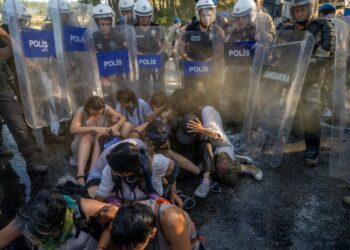 Akbelen’deki orman katliamına direniş polis ablukasında sürüyor: Çok sayıda gözaltı var