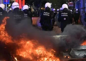 Bilanço ağırlaşıyor; Şanzelize Caddesi tahliye edildi