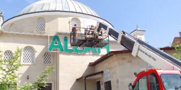 Daha önce cami yıkmıştı: Borç batağındaki AKP’li belediye, iki camiyi satışa çıkardı