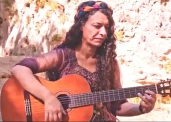 Kanser tedavisi gören Kürt sanatçı Emel Çiftçi tutuklandı
