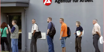 Almanya’da işsizlik parası 3 bin Euro’ya yükseltildi
