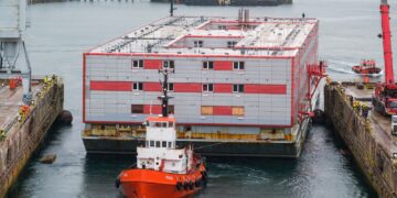 İngiltere, ilk mülteci grubu tartışmalı ‘yüzer kamp’a yerleştirildi: İnsan Hakları Örgütleri tepkili