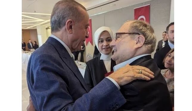 Foxman Erdoğan için “Amerikan Yahudi toplumuna hep zaman ayırdı çünkü bunun bu ülkedeki ilişkilerinin bir parçası olduğunu biliyor” dedi.