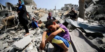 Gazze’de hayat durdu: 123 bin kişi yerinden oldu, kalanlar okullara sığındı