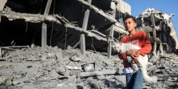 Gazze’de bir yerleşim alanı tamamen yok oldu: ‘Ambulanslar alana giremiyor’