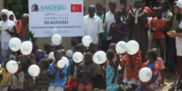 Afrika’da su kuyusu için bağış toplayan Kardeş Eli ve Şefkatli derneği işyeri, arsa ve otomobil almış!