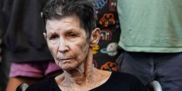 Hamas’ın serbest bıraktığı İsrailli rehine: Biz hükümetin günah keçisiydik, Hamas bize iyi davrandı