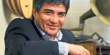 İbrahim Erkal’ın 400 bin liralık bağlamasına alıcı çıkmadı