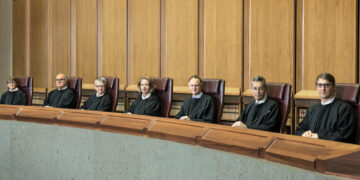 Avustralya Yüksek Mahkemesi’nden önemli karar: Terör suçundan hüküm giymiş kişinin vatandaşlıktan çıkartılma kararını bozdu