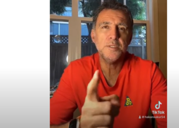 Fatih Terim Fonu’ vurgununu yorumlayan Hakan Şükür: Kamuoyuna yansımadan, çözüm için Saray’a gidildiğini biliyroum