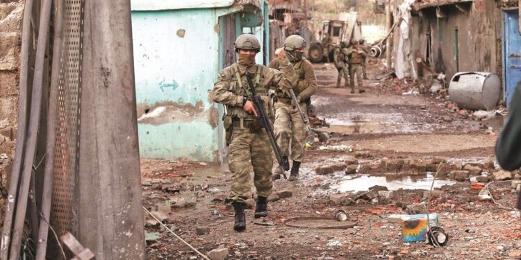 Anayasa Mahkemesi, Yargıtay'ın Can Atalay ilgili değerlendirmelerine dün verdiği bir kararla cevap verdi. Şırnak'ın Cizre ilçesinde Hendek olaylarındaki can kayıplarıyla ilgili yaşam hakkını ihlal karar verdi.