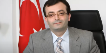 Gasp edilen Üniversite’nin Rektörü Prof. Dr. Mehmet Ateş ‘Tutunanlar’ Belgeselinde  başarı hikayesini anlatıyor