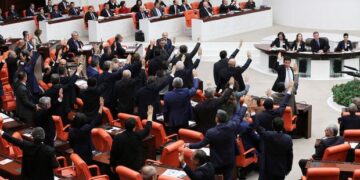 Türkiye’nin İsrail’e gönderdiği mallar araştırılsın önerisi AKP ve MHP oylarıyla reddedildi