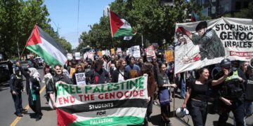 Öğrenciler, Filistin’in özgürlüğü için Melbourne ve Sydney’de sokaklarda yürüdü