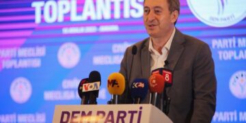 DEM Parti, yerel seçim için toplandı: Dikkat çeken ‘ampül’ ve ‘ok’ yorumu