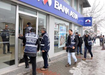 Bank Asya’da hesabı olan kişilere operasyon: 32 gözaltı