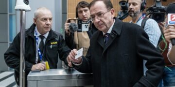 Polonya Polisi, Cumhurbaşkanlığı Sarayı’nı bastı: İçişleri eski Bakanı ve Yardımcısı gözaltına aldı