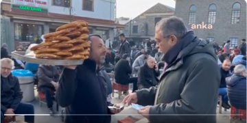 Sezgin Tanrıkulu, AKP adayının 100 lira verdiği simit tepsisine 600 lira verdi: Halka dağıtıldı
