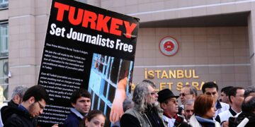 Freedom House, özgürlükler raporu yayınladı: Türkiye, Kamboçya, Guatemala ve  Zimbabve kategorisinde