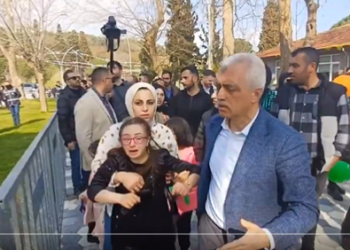 Kocaeli’deki Newroz kutlamasında Amedspor forması elinden alınan down sendromlu Berfin fenalaştı