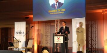 Belçika Başbakanı Hizmet Gönüllülerinin iftarında konuştu: Diyalog köprüleri kuruyorsunuz