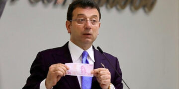 Ekrem İmamoğlu elindeki 200 TL ile ‘çöküşü’ anlattı: 130 dolar alıyordu, şimdi 6 dolar