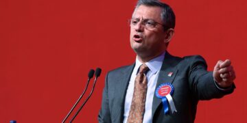 Özgür Özel:Van halkının iradesini hiçe saymak, ona pusu kurmaktır