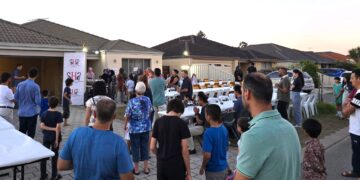 Fountain ve IHS Gönüllüleri ev sahipliği yaptı: Perth’deki sokak iftarında, ilk defa ezan duyduğunu diyenler oldu