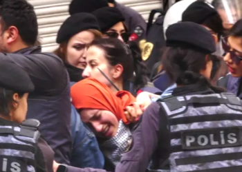 AKP Bakanı Ali Yerlikaya, polis işkencesine gerekçe uydurdu: ‘Devlet büyüklerine hakaret ettiler’