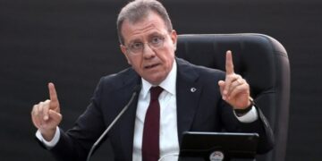 Mersin Belediye Başkanı Seçer’den MHP’li üyeye: Ülkü Ocakları’nı, türkü ocaklarını belediyeye doldurmuşsunuz