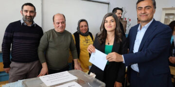 DEM’in tulum çıkardığı Van’da, seçilen adayın hakları geri alındı!