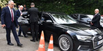 SGK Başkanı’nın saltanatı: 3 koltuğu, 3 maaşı ve 3 makam aracı var