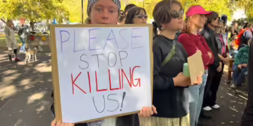 Sydney’de kadına yönelik şiddete karşı yürüyüşü