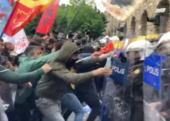 Taksim’e yürümek isteyen işçilere polis, biber gazı ve plastik mermi ile müdahale etti