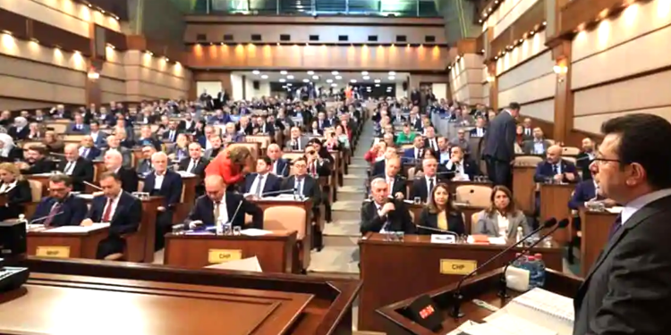 İBB mayıs ayı olağan meclis toplantılarının üçüncü oturumunda AKP’li belediyelere ve TÜGVA’ya tahsis edilen bazı taşınmazların tahsisi iptal edildi.